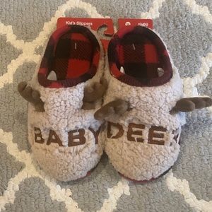 Kid’s Christmas slippers size 13/1 NWT